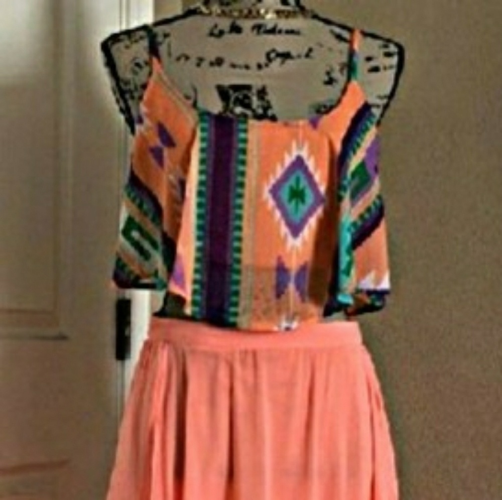 2 pc aztec nwot flowy crop with flowy skirt